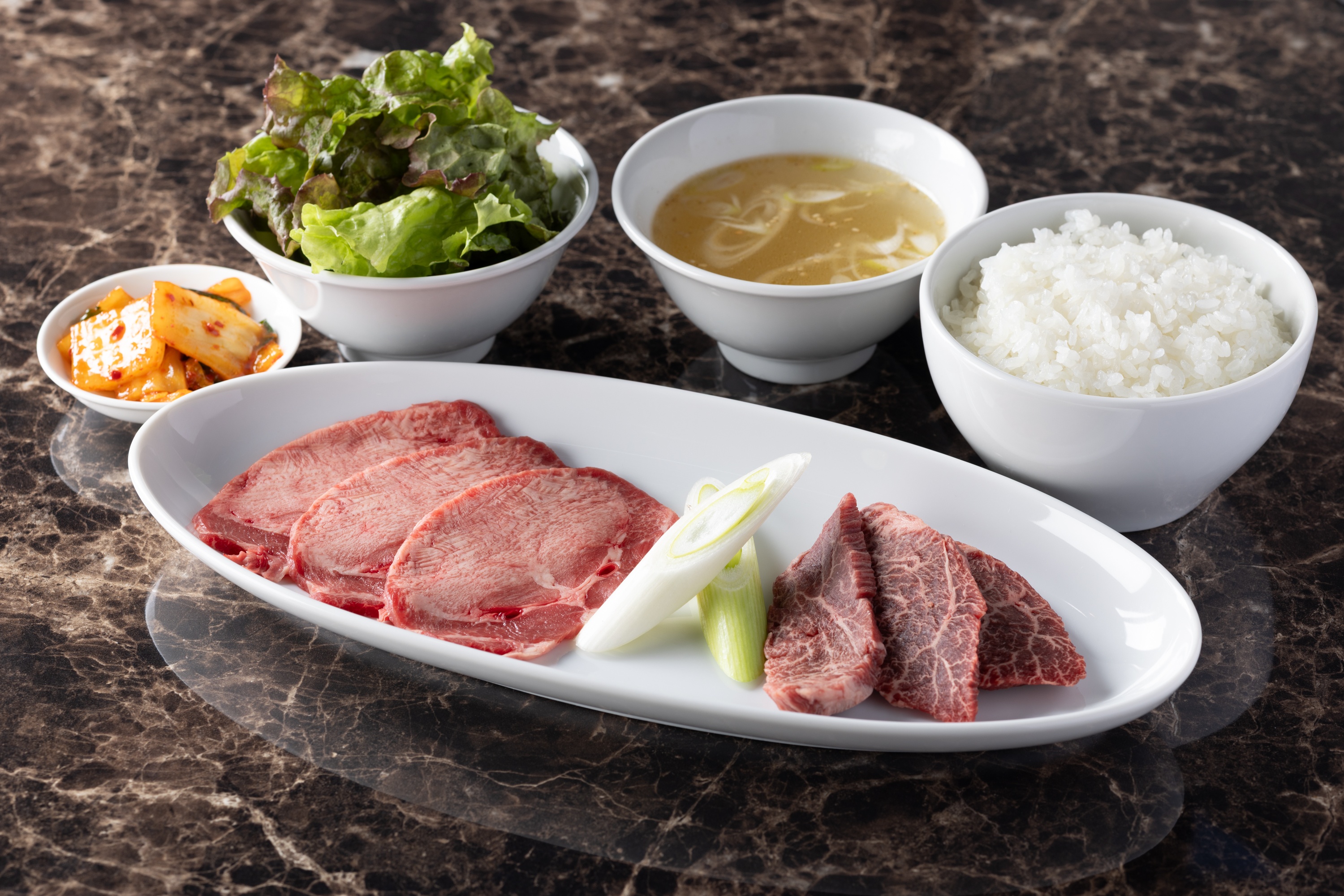公式】三茶 焼肉 牛8｜GYRO HOLDINGS株式会社